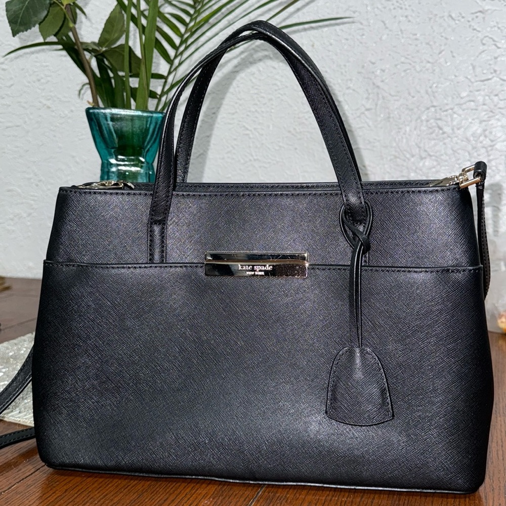 Kate spade crossbody/ handbag!